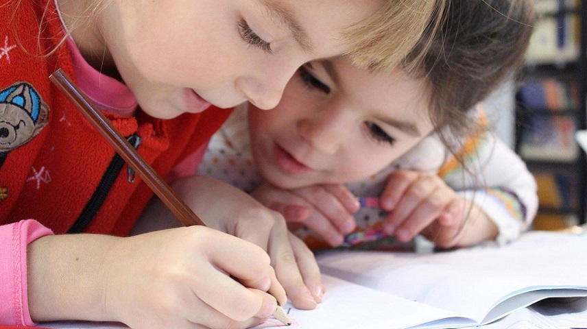 Niños en la escuela