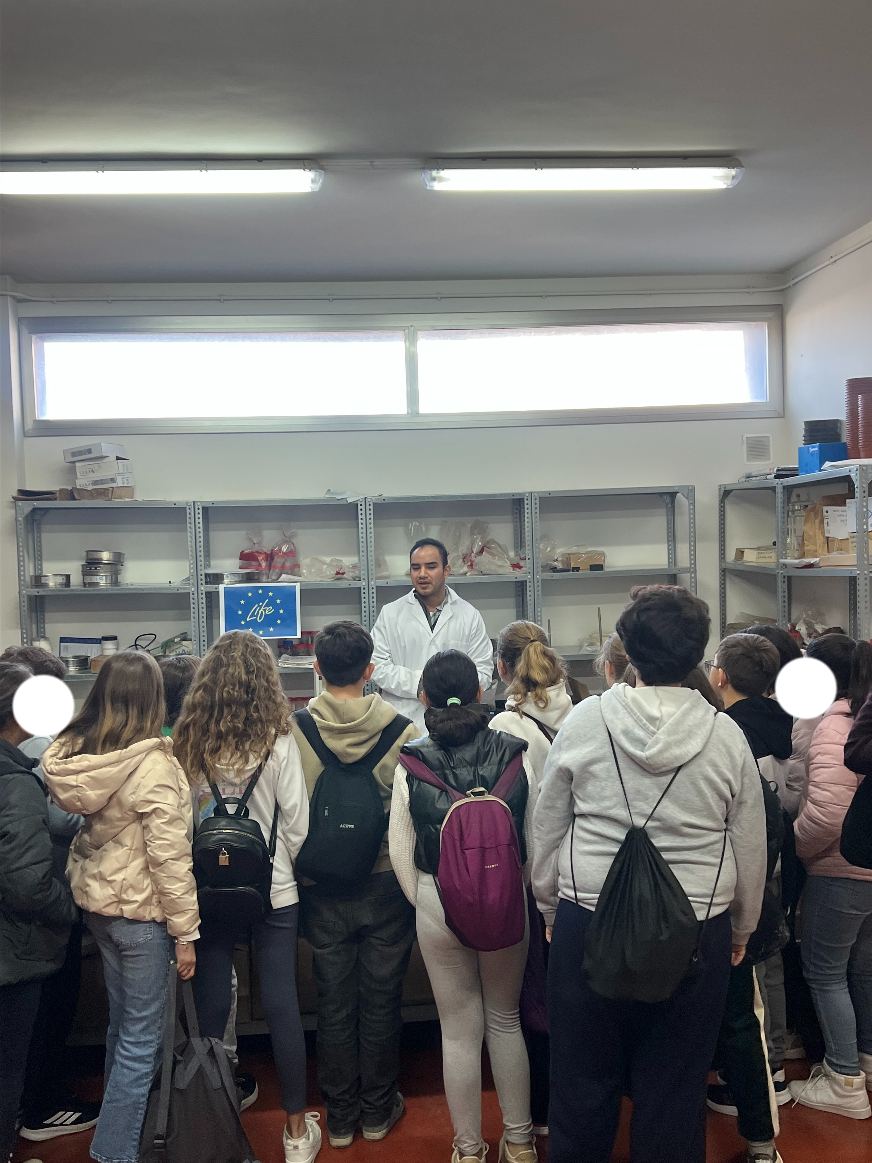 Taller impartido sobre el proyecto LIFE-HERMES, durante la jornada STEM en la EIMIA. 21/Noviembre/ 2025