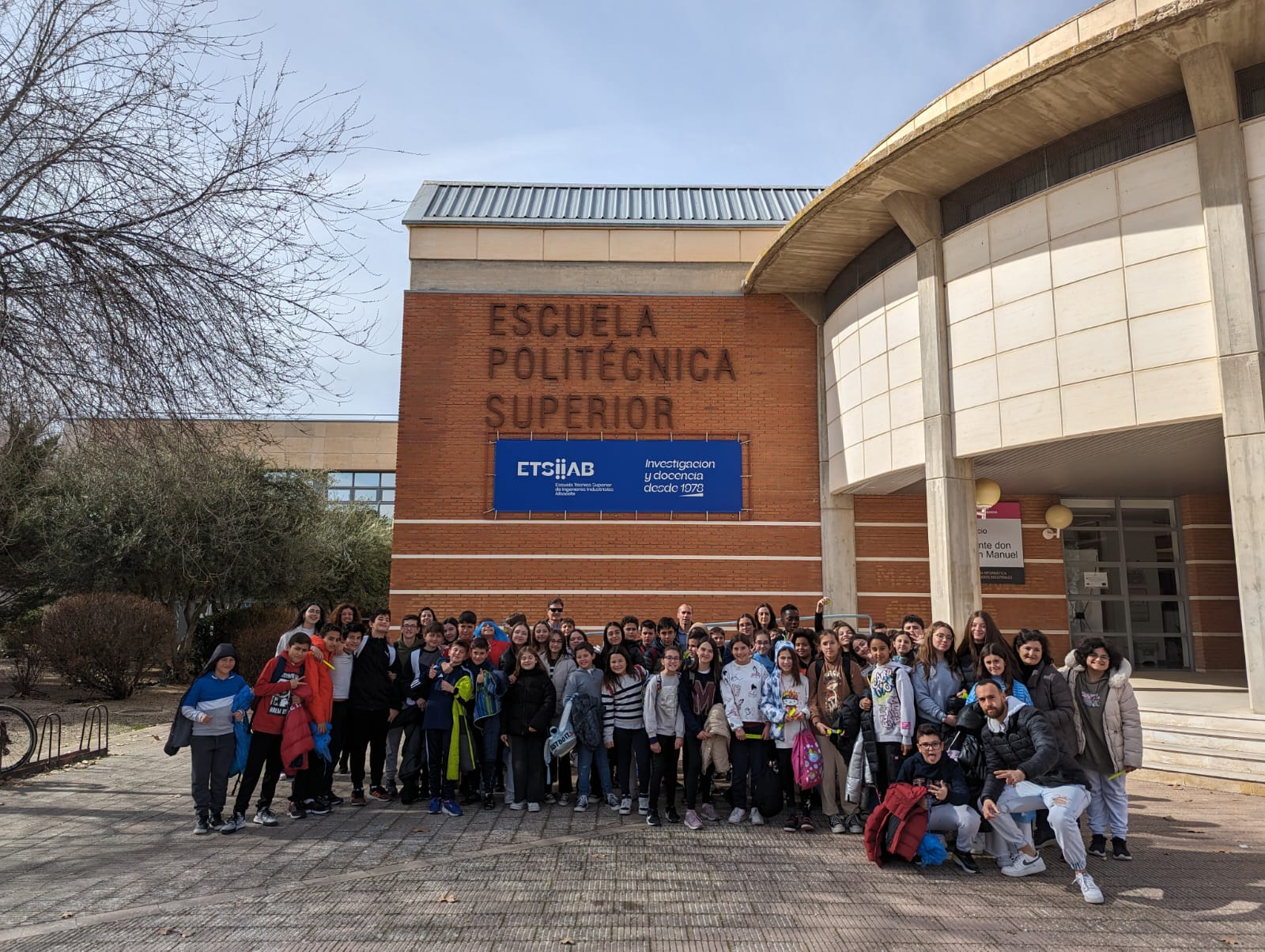 Alumnos en la Escuela de Ingeniería Industrial