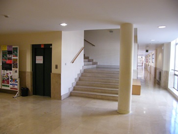 Acceso_a_primera_planta1