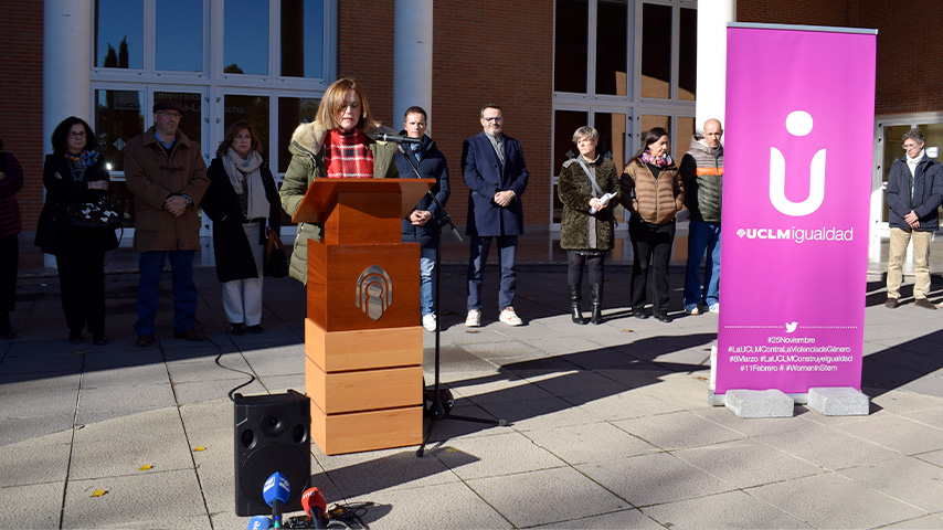 Lectura coral del manifiesto de la UCLM por el 25N