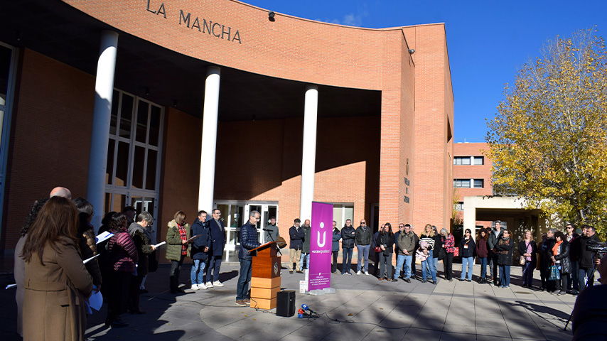 Lectura coral del manifiesto de la UCLM por el 25N