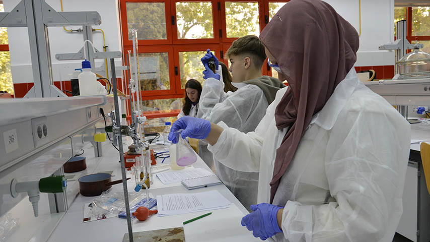 Olimpiada Científico-Tecnológica de Secundaria de la Facultad de Ciencias y Tecnologías Químicas.