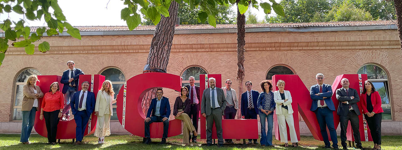 Equipo de Gobierno de la UCLM fotografiado en el Campus de Toledo en noviembre de 2022