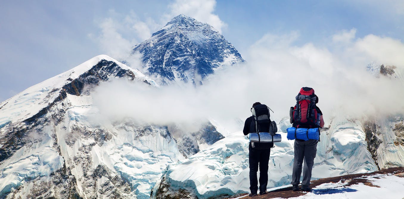 El Everest, un turismo que pone a prueba